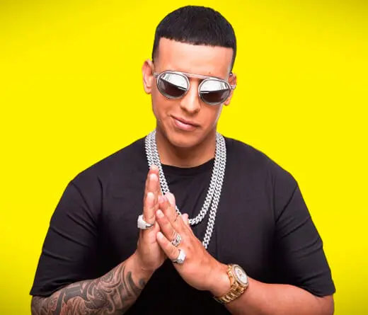El Rey del reggaetn vuelve al pas para presentar todos sus hits.